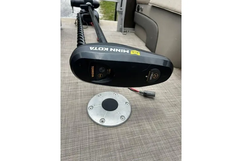 Slide: The Image of Minn Kota Terrova trolling motor on 2020 Sun Tracker SportFish 22 XP3 boat deck. - 16