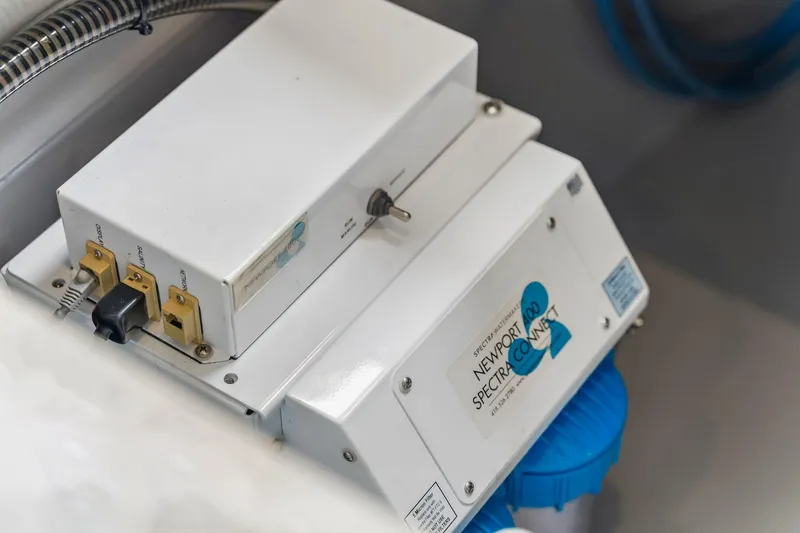 Slide: The Image of Electrical components on a 2021 Leopard 43 Powercat, featuring Newport Spectra Connect system. - 63