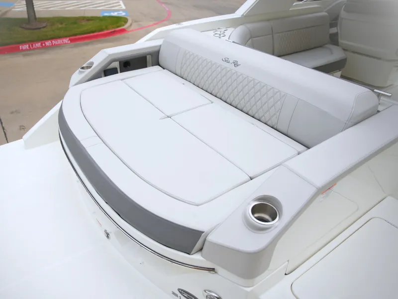 Slide: The Image of Sea Ray SLX 310 2027 - 7