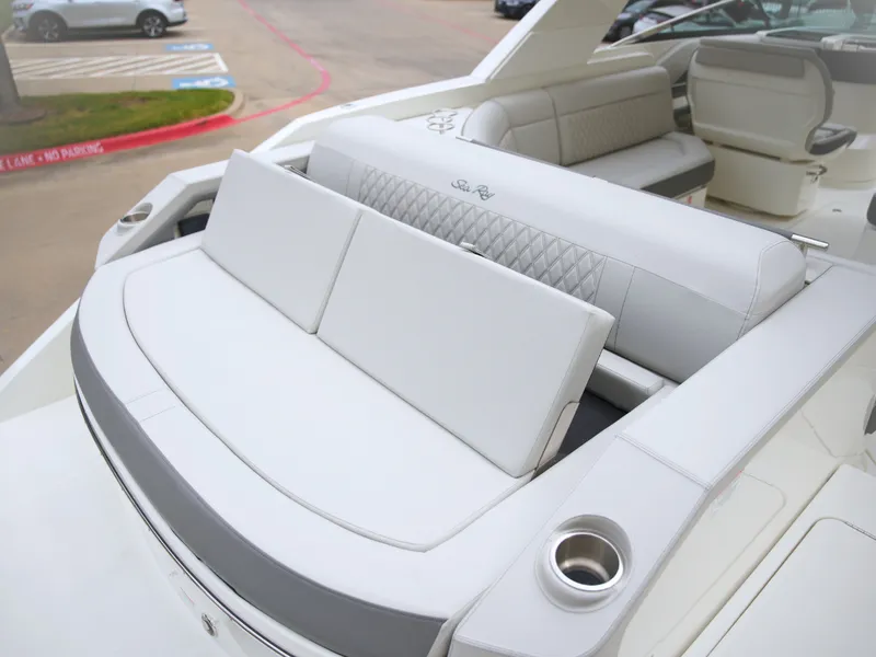 Slide: The Image of Sea Ray SLX 310 2027 - 8