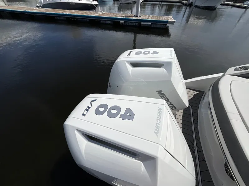 Slide: The Image of Sea Ray SLX 310 Outboard 2027 - 5