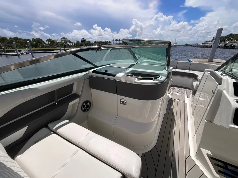 Slide: The Image of Sea Ray SLX 310 Outboard 2027 - 21