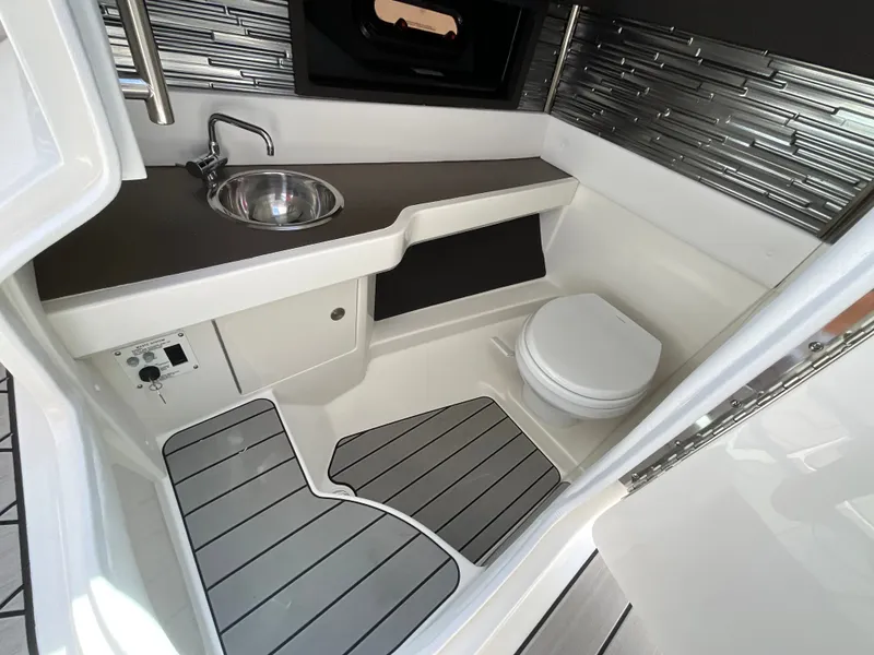 Slide: The Image of Sea Ray SLX 310 Outboard 2027 - 20
