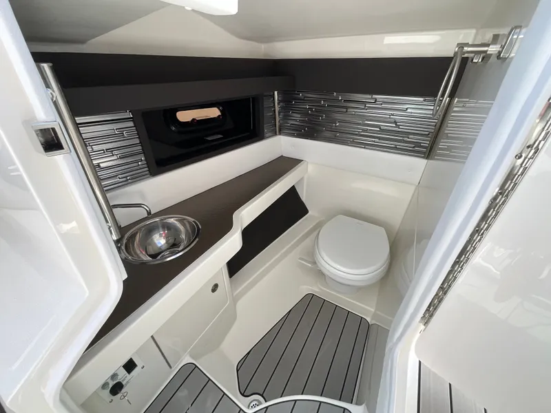 Slide: The Image of Sea Ray SLX 310 Outboard 2027 - 22