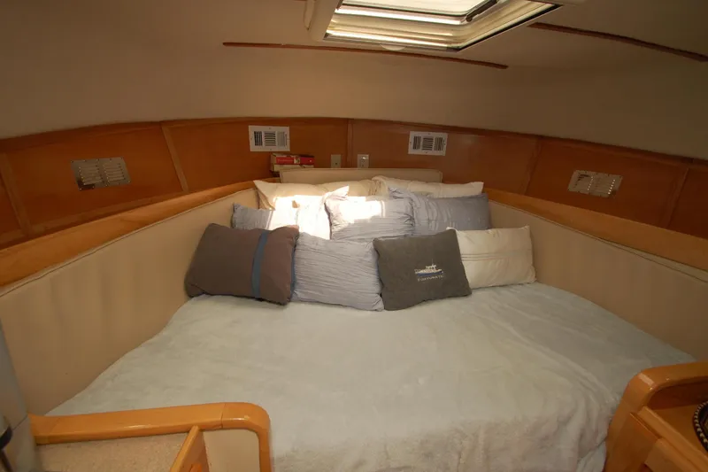 Slide: The Image of Forward Berth - 17