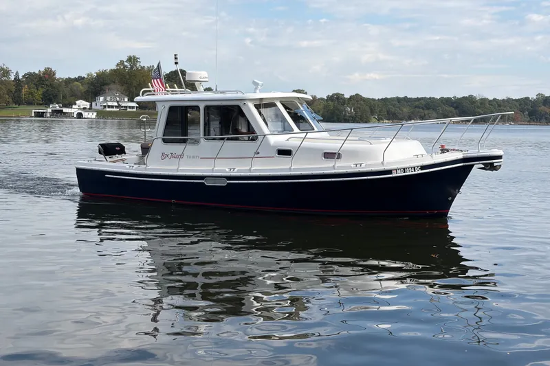 Slide: The Image of Starboard bow underway - 1