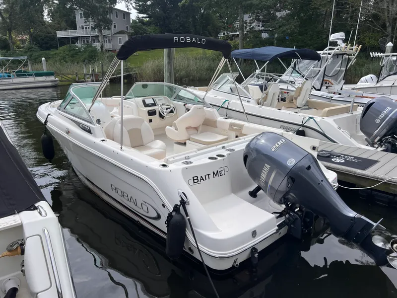 Slide: The Image of Robalo R227 2017 - 32