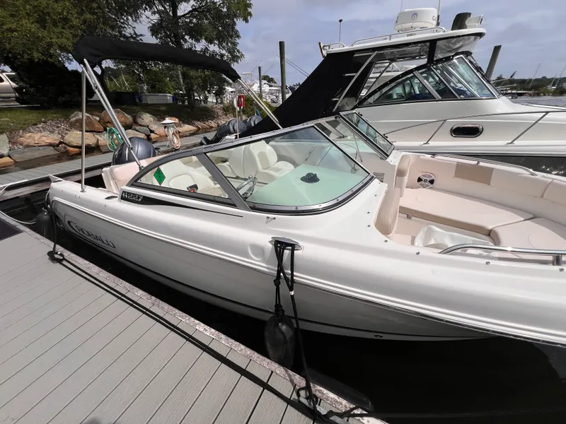 Slide: The Image of Robalo R227 2017 - 31