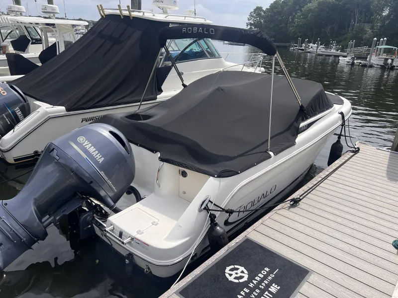 Slide: The Image of Robalo R227 2017 - 27