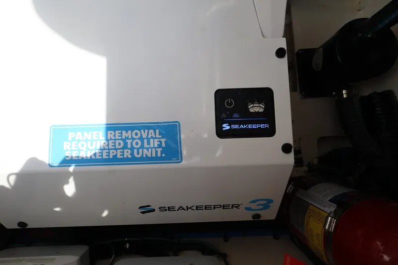 Slide: The Image of Sea Ray SLX 400 Outboard 2026 - 67