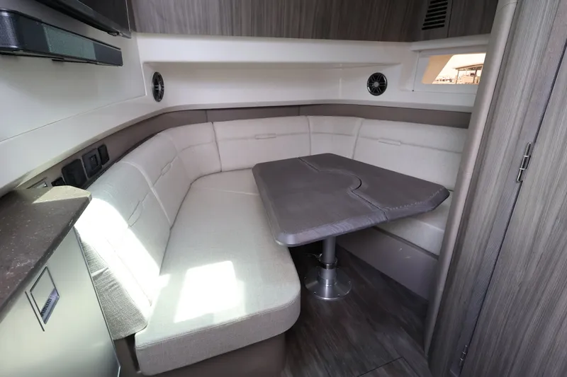 Slide: The Image of Sea Ray SLX 400 Outboard 2026 - 50
