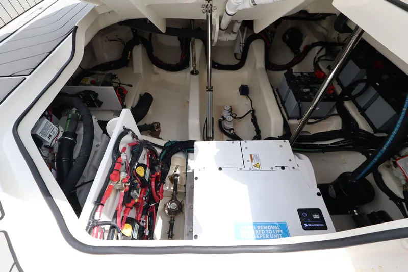 Slide: The Image of Sea Ray SLX 400 Outboard 2026 - 66
