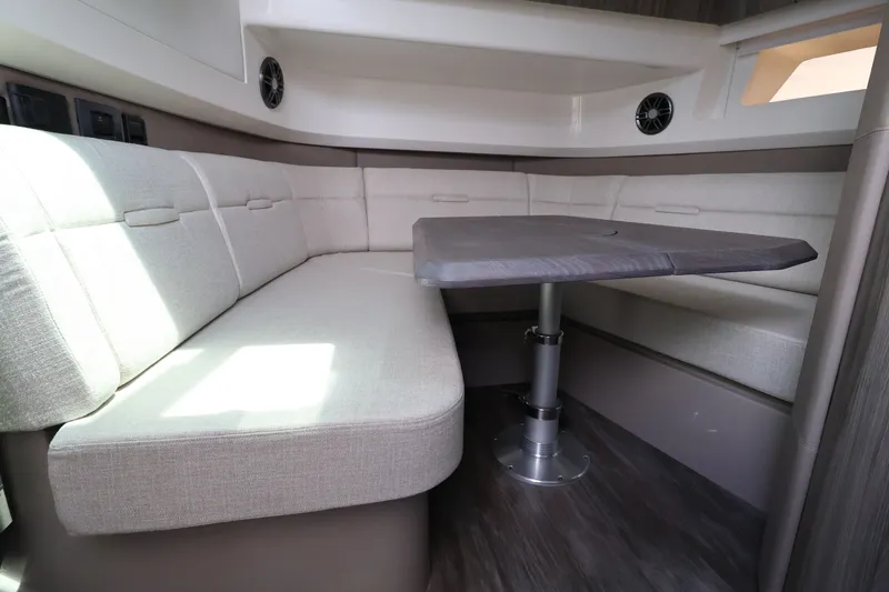 Slide: The Image of Sea Ray SLX 400 Outboard 2026 - 49
