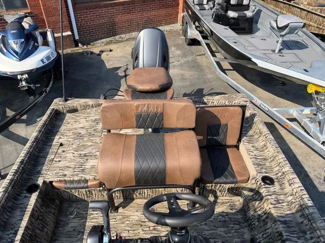 Slide: The Image of Excel Bay Pro 203 Elite with 140 HP Suzuki 2027 - 9