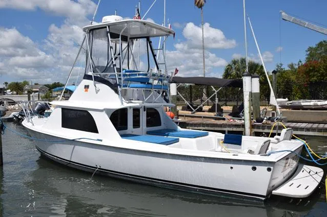 Slide: The Image of Bertram Flybridge Cruiser - Updated - 38