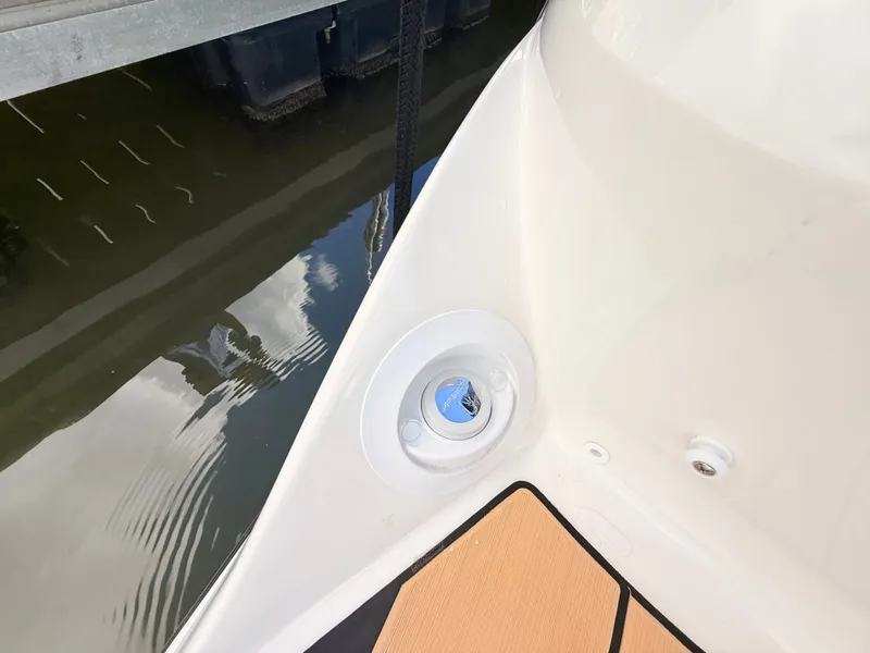 Slide: The Image of Sea Ray SLX 260 Outboard 2027 - 32