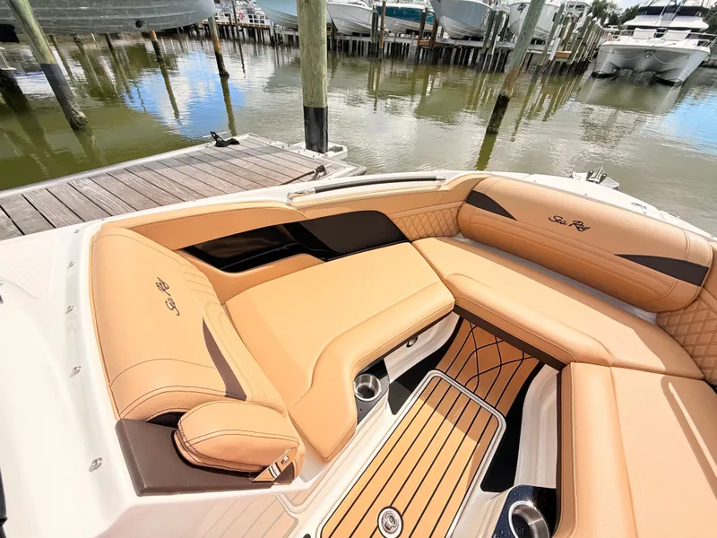 Slide: The Image of Sea Ray SLX 260 Outboard 2027 - 60