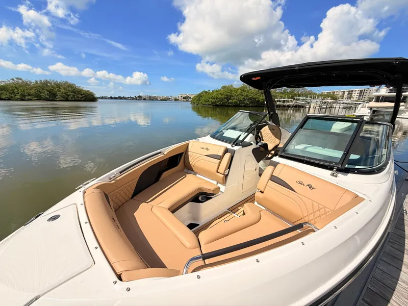 Slide: The Image of Sea Ray SLX 260 Outboard 2027 - 21