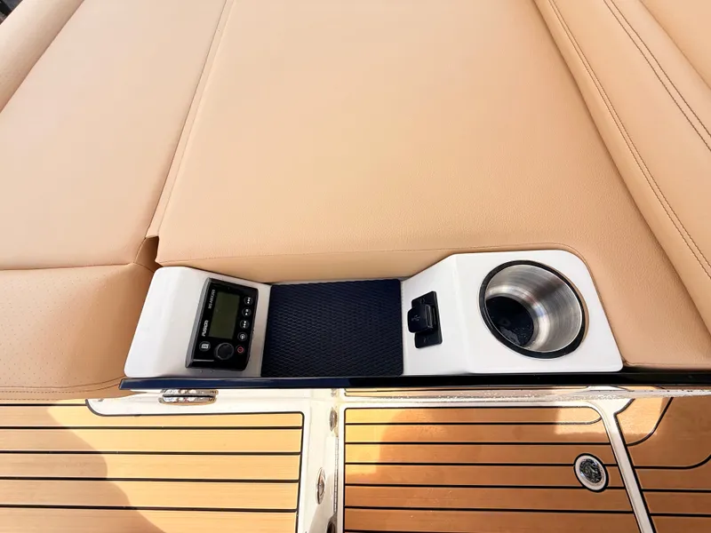 Slide: The Image of Sea Ray SLX 260 Outboard 2027 - 28