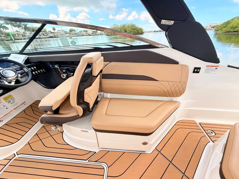 Slide: The Image of Sea Ray SLX 260 Outboard 2027 - 41