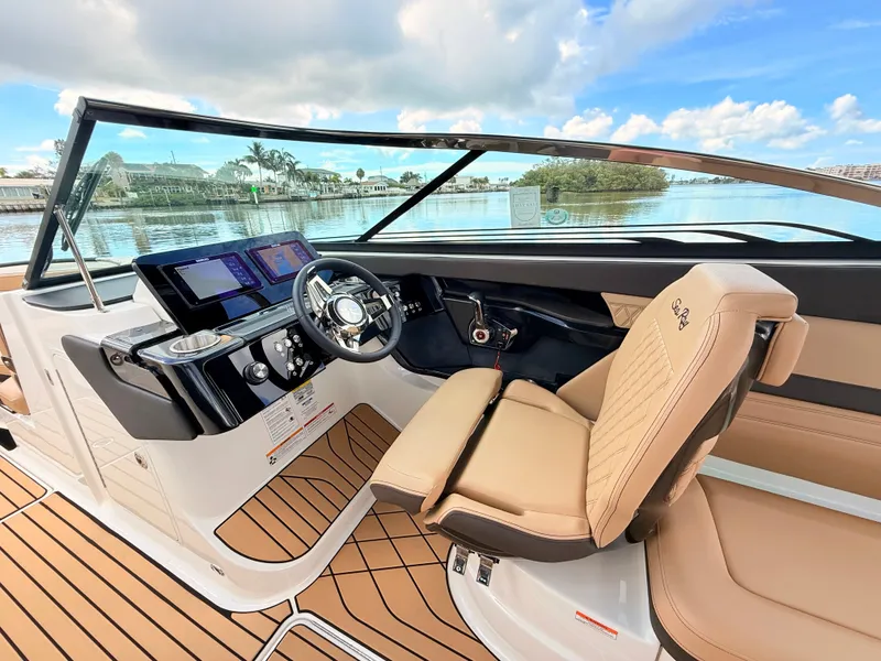 Slide: The Image of Sea Ray SLX 260 Outboard 2027 - 44