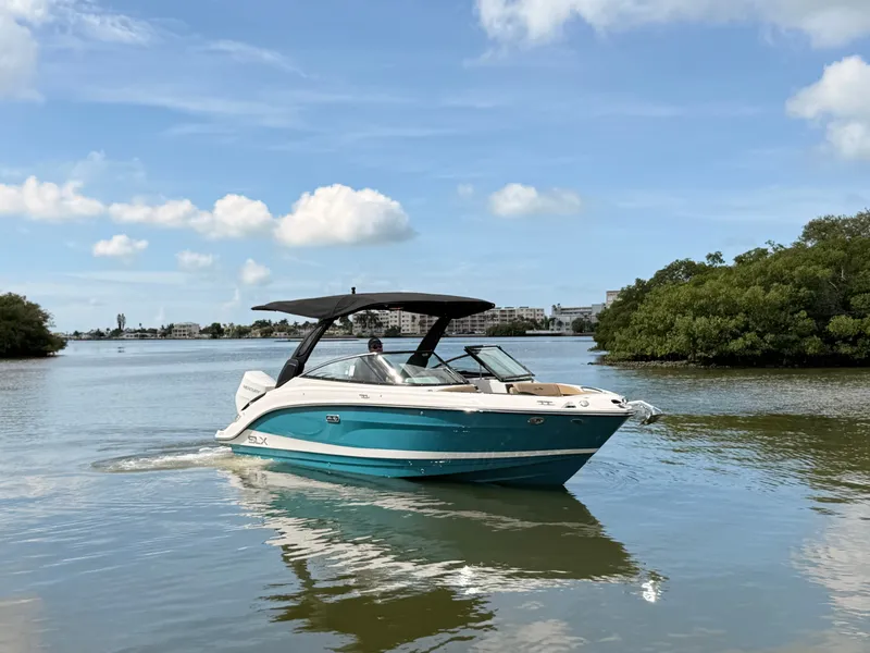 Slide: The Image of Sea Ray SLX 260 Outboard 2027 - 13