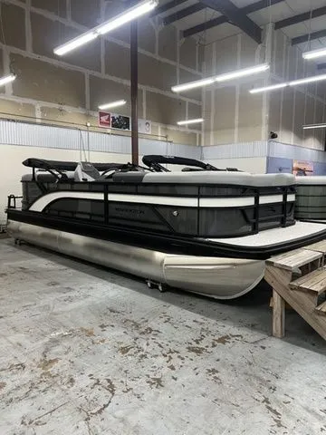 The Image of Bennington 22 S STERN RADIUS 2026 - 1