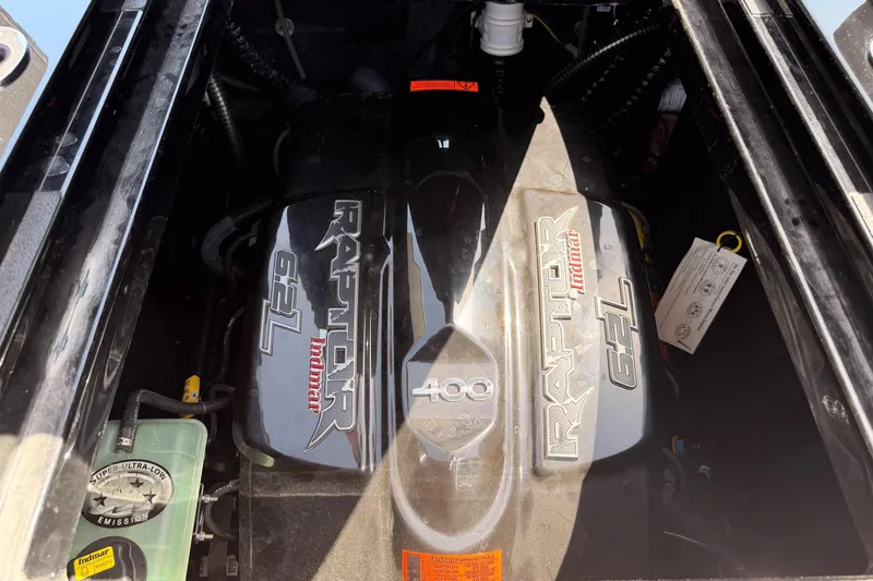 Slide: The Image of 2019 Moomba Makai engine compartment featuring Indmar Raptor 6.2L engine. - 29