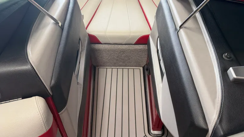 Slide: The Image of Malibu Wakesetter 23 LSV 2015 - 76