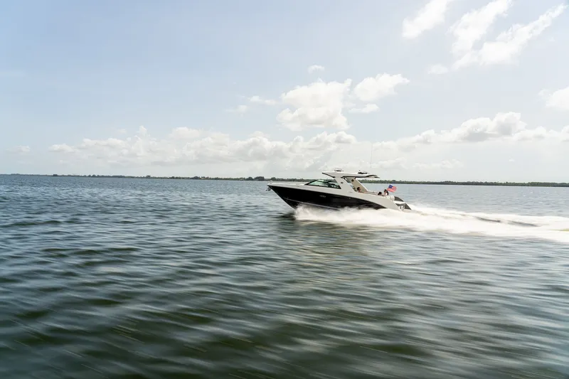 Slide: The Image of Sea Ray SLX 400 2027 - 65