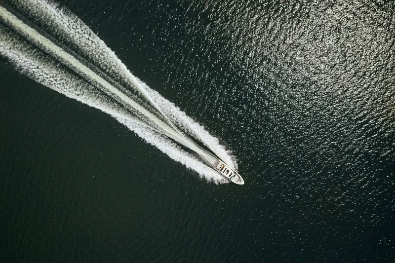 Slide: The Image of Sea Ray SLX 400 2027 - 72