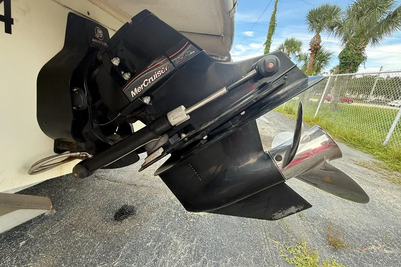 Slide: The Image of 2005 Chris-Craft Launch 28 with MerCruiser engine, showcasing propeller and drive system. - 50