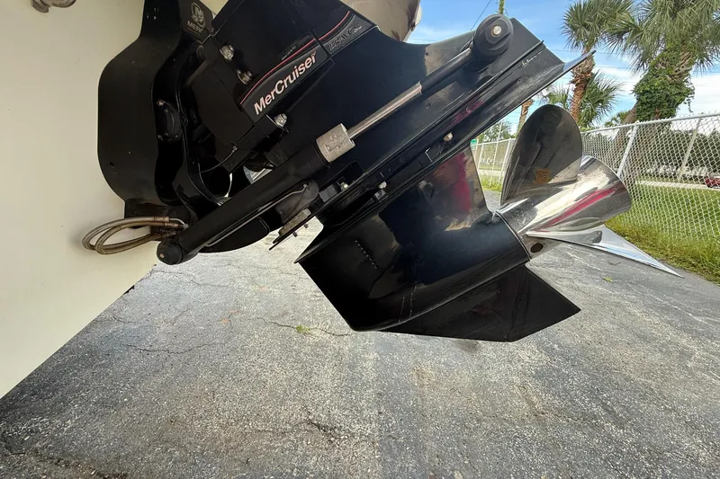 Slide: The Image of 2005 Chris-Craft Launch 28 boat with MerCruiser engine and propeller detail. - 51