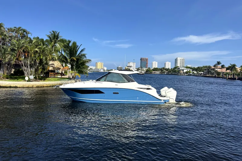 Slide: The Image of Sea Ray Sundancer 320 Outboard 2027 - 1
