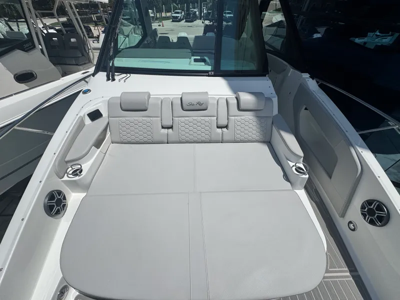 Slide: The Image of Sea Ray Sundancer 320 Outboard 2027 - 16
