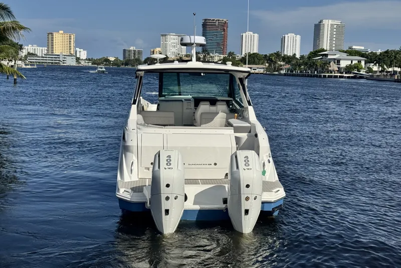 Slide: The Image of Sea Ray Sundancer 320 Outboard 2027 - 6