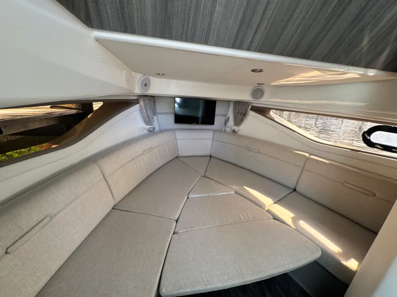 Slide: The Image of Sea Ray Sundancer 320 Outboard 2027 - 29
