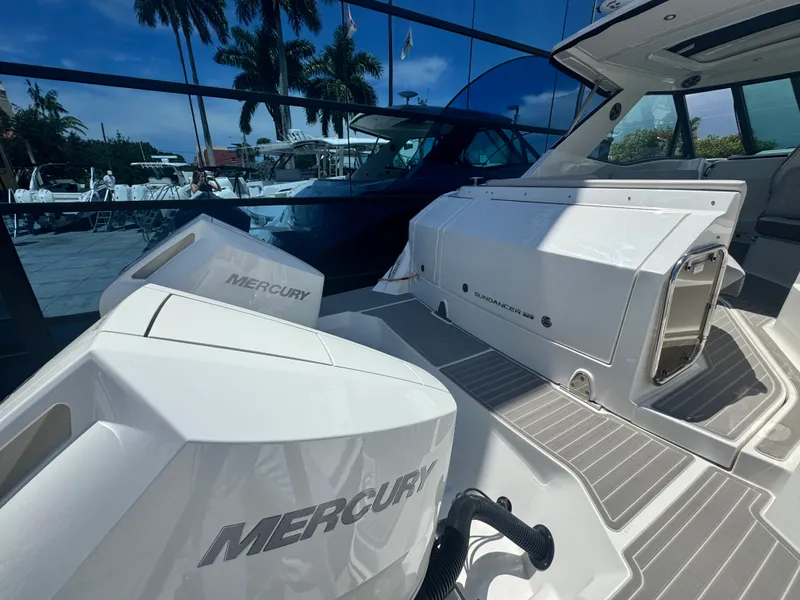 Slide: The Image of Sea Ray Sundancer 320 Outboard 2027 - 3