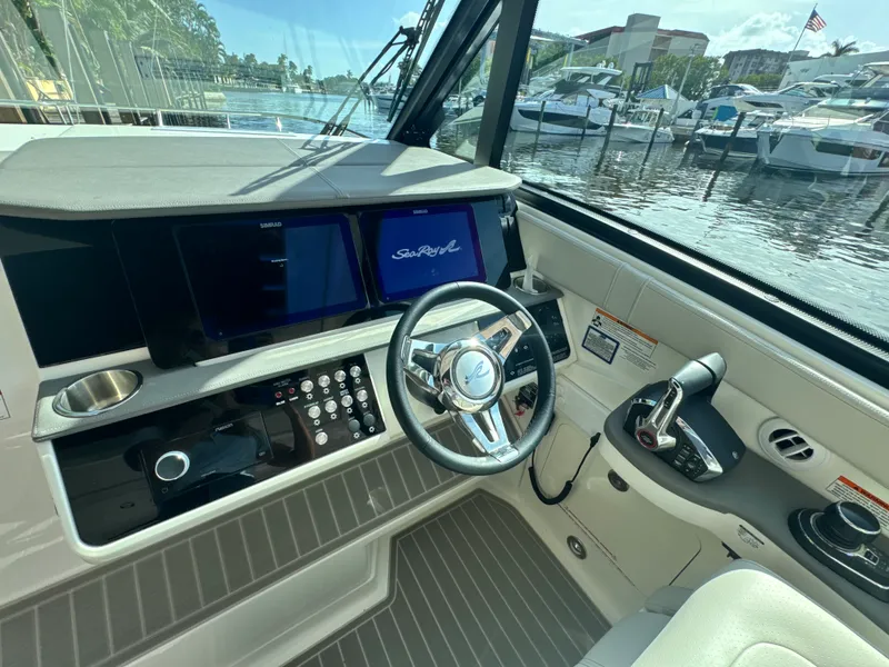 Slide: The Image of Sea Ray Sundancer 320 Outboard 2027 - 21