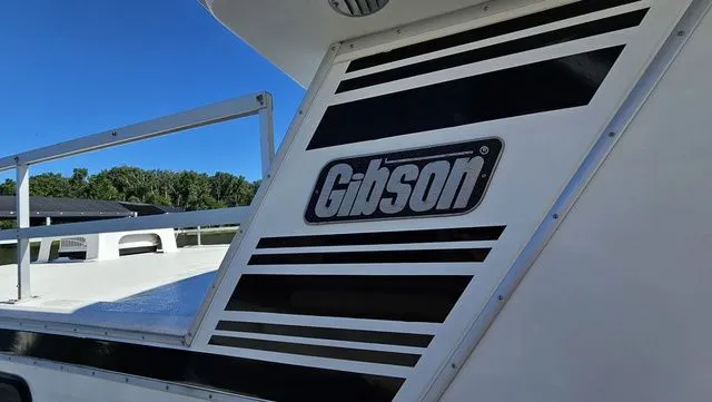 Slide: The Image of Gibson 44 Classic 1996 - 40