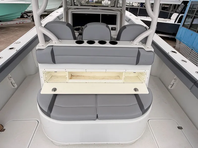 Slide: The Image of Yellowfin 39 Offshore 2018 - 21