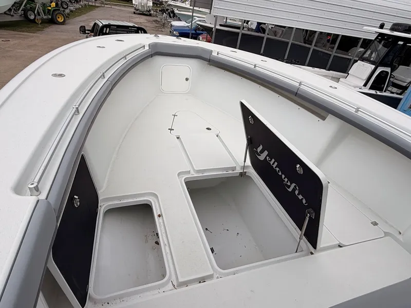 Slide: The Image of Yellowfin 39 Offshore 2018 - 8