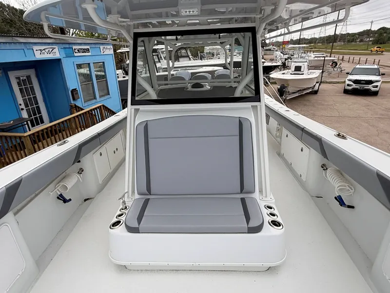 Slide: The Image of Yellowfin 39 Offshore 2018 - 5