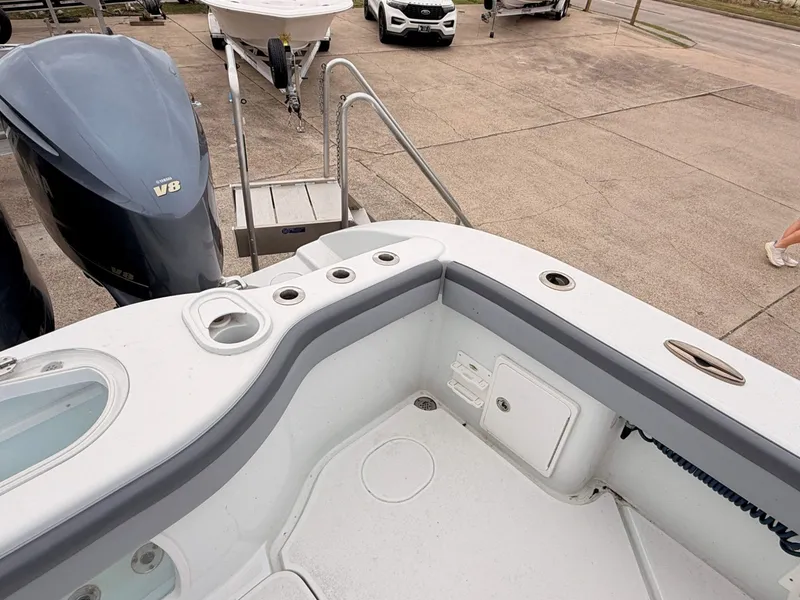 Slide: The Image of Yellowfin 39 Offshore 2018 - 27