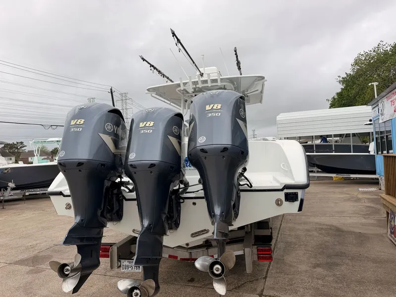 Slide: The Image of Yellowfin 39 Offshore 2018 - 37