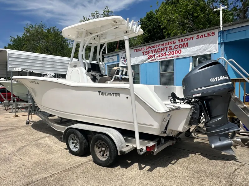 Slide: The Image of Tidewater 232 CC Adventure 2018 - 2