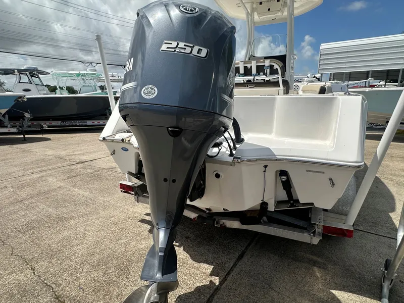 Slide: The Image of Tidewater 232 CC Adventure 2018 - 7