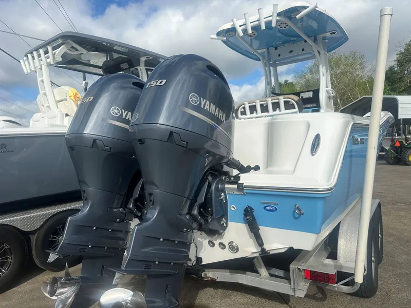 Slide: The Image of Tidewater 252 CC Adventure 2020 - 25