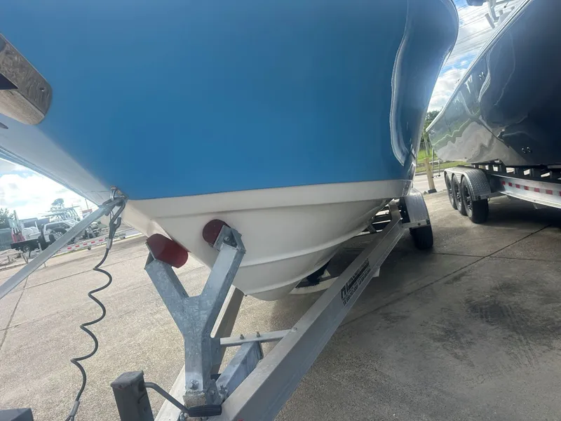 Slide: The Image of Tidewater 252 CC Adventure 2020 - 13