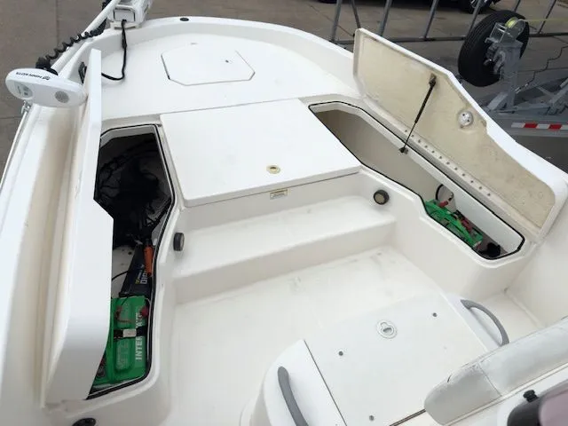 Slide: The Image of Bayliner Trophy T21Bay 2022 - 7